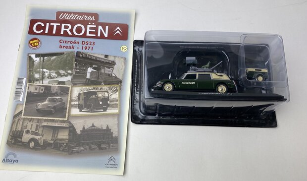 Atlas 1:43 Citroen DS Break  "BBC tv "1971 mert aanhanger groen/ beige met boekje.