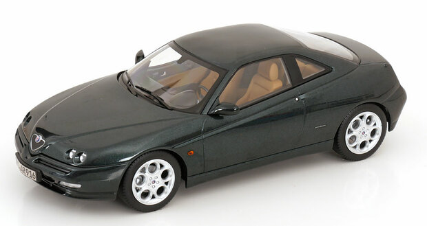 Norev 1:18 Alfa Romeo GTV 2001 Coventry Green metallic