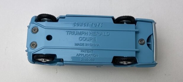 Corgi 1:44 Triumph Herald Coupe - Corgi Toys nr 231