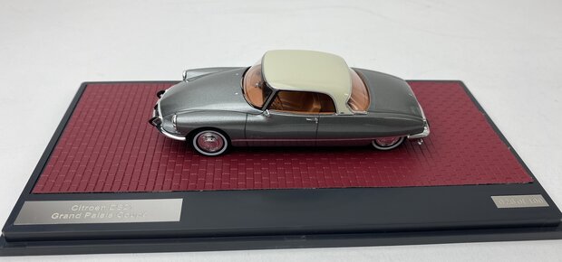Matrix 1:43 Citroen DS21 Grand Palais Coupe grijs
