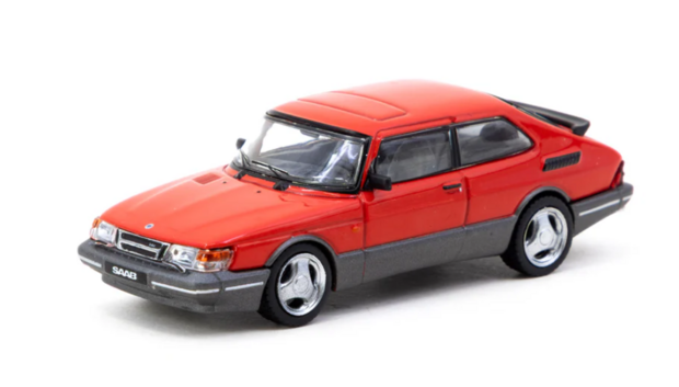 Tarmac 1:64 Saab 900 Turbo Red with Tarmac Cards - GLOBAL64