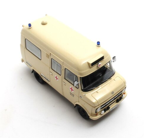 Matrix 1:43 Opel Blitz Voll Rettungswagen Karlstadt 65-75 beige. Verwacht Q1-2026