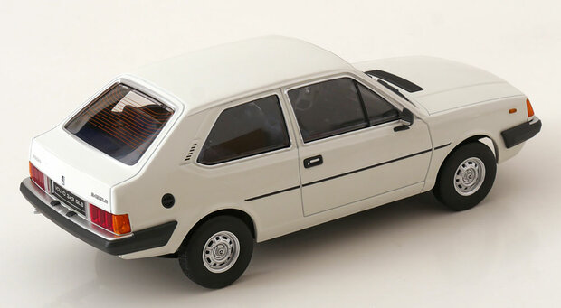 Triple9 1:18 Volvo 343, 1982 - wit