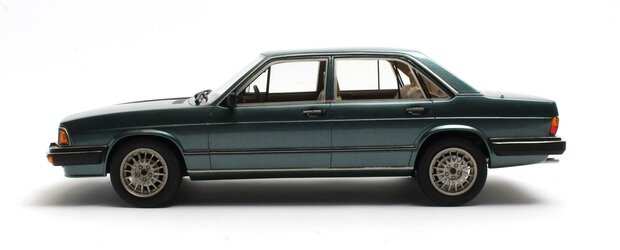 Cult Models 1:18 Audi 200 5T typ 43 blue metallic 80-82