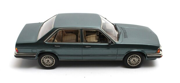 Cult Models 1:18 Audi 200 5T typ 43 blue metallic 80-82