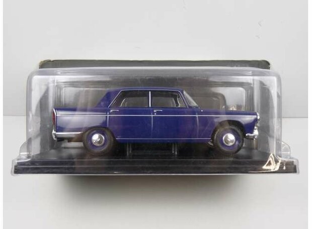 Atlas 1:24 Peugeot 404 blauw in blisterverpakking