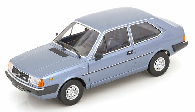 Triple9 1:18 Volvo 343 GLS 1982 - blue metallic