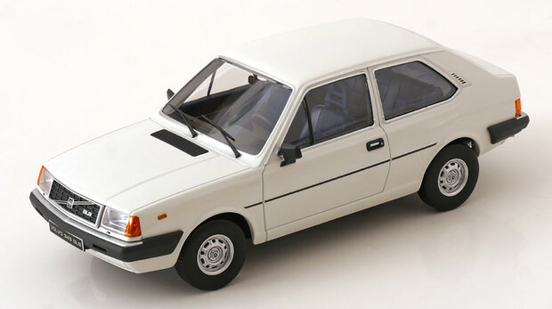 Triple9 1:18 Volvo 343 GLS 1982 - wit