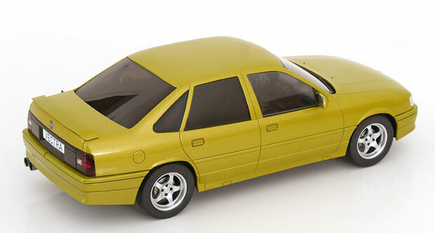 MCG 1:18 Opel Vectra A 2000 yellow (metallic) 1988