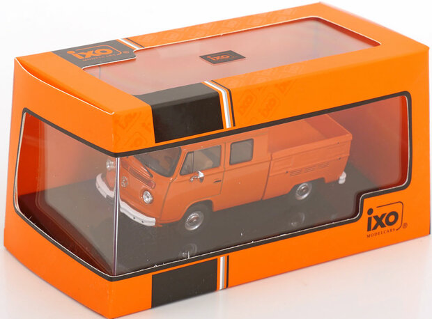 IXO 1:43 Volkswagen T2 DoKa Pick up oranje 1972