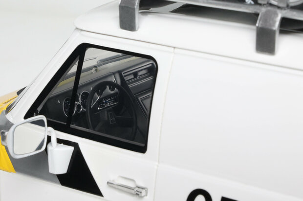 Otto Mobile 1:18 Set Opel Manta Gr.B and a Chevrolet G30 Van met trailer - Rallye Pack Opel Tour de Corse 1984