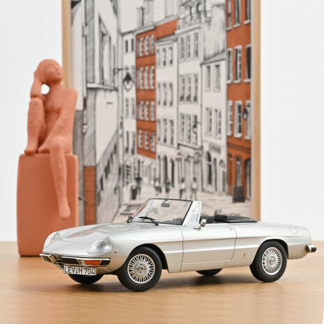 Norev 1:18 Alfa Romeo 2000 Spider 1973 Silvergrey metallic