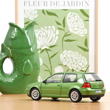 Norev 1:18 Volkswagen Golf GTI 1998 Cosmic Green metallic. Levering 12-2025