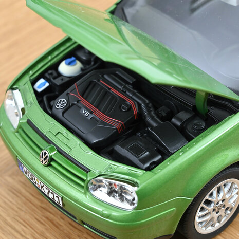 Norev 1:18 Volkswagen Golf GTI 1998 Cosmic Green metallic. Levering 12-2025