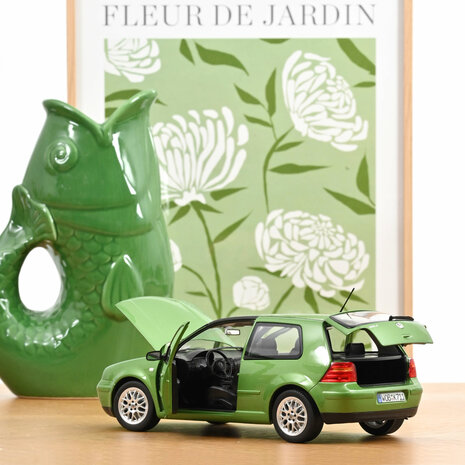 Norev 1:18 Volkswagen Golf GTI 1998 Cosmic Green metallic. Levering 12-2025