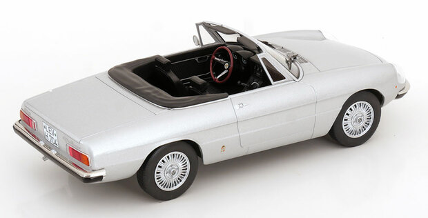Norev 1:18 Alfa Romeo 2000 Spider 1973 Silvergrey metallic