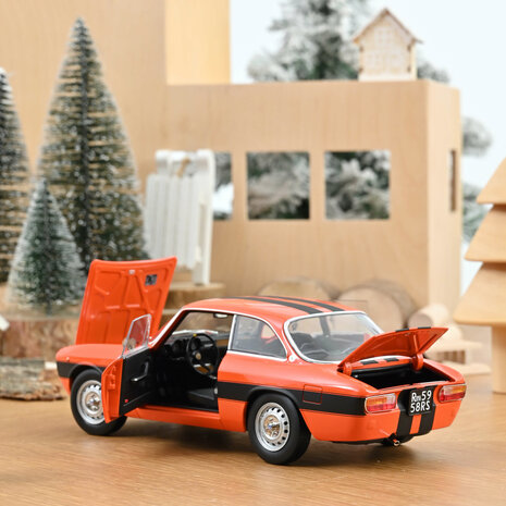 Norev 1:18 Alfa Romeo 2000 GTV 1973 Orange