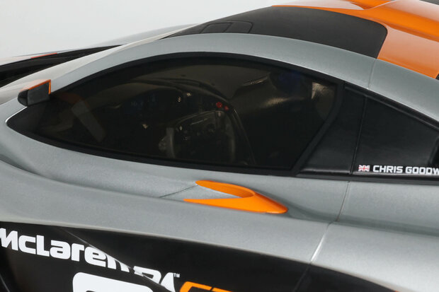 GT Spirit 1:8 MCLaren P1 GTR Pebble Beach grey 2014 incl showcase. Levering 06-2026