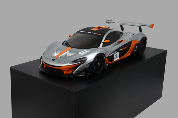 GT Spirit 1:8 MCLaren P1 GTR Pebble Beach grey 2014 incl showcase. Levering 06-2026
