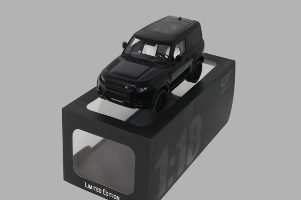 GT Spirit 1:18 Land Rover Defender 90 P400 X-Dynamic HSE zwart 2021. Levering 06-2026