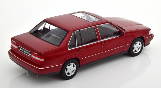 Triple9 1:18 Volvo 960 1996 rood metallic