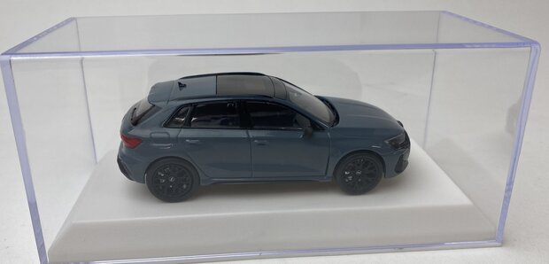 Norev 1:43 Audi RS 3 2025 Kermora Grey incl. vitrine