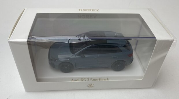 Norev 1:43 Audi RS 3 2025 Kermora Grey incl. vitrine