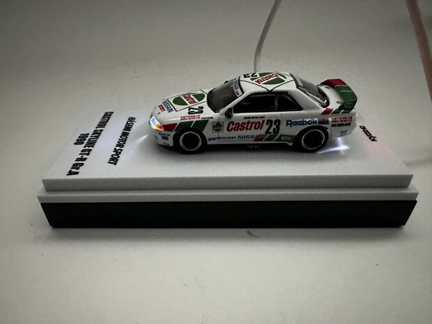 Kyosho 1:64 Castrol ( Nissan ) Skyline GT-R Gr.A 1990 No 23 with LED incl vitrine