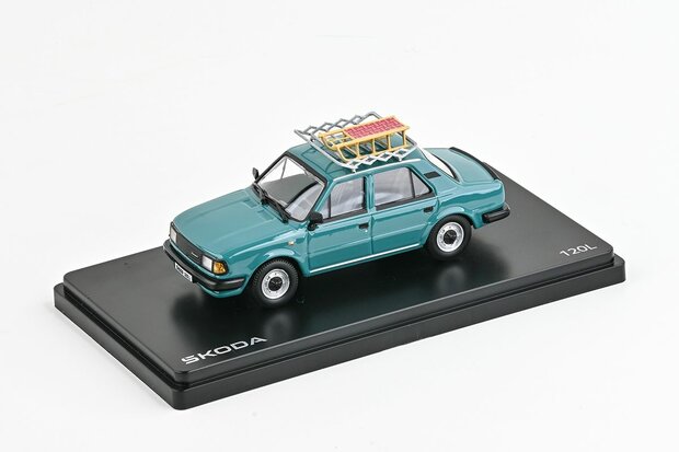 Abrex 1:43 Skoda 120L 1984 met slee, Turquoise- in vitrine