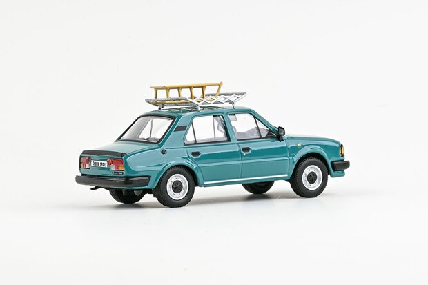 Abrex 1:43 Skoda 120L 1984 met slee, Turquoise- in vitrine