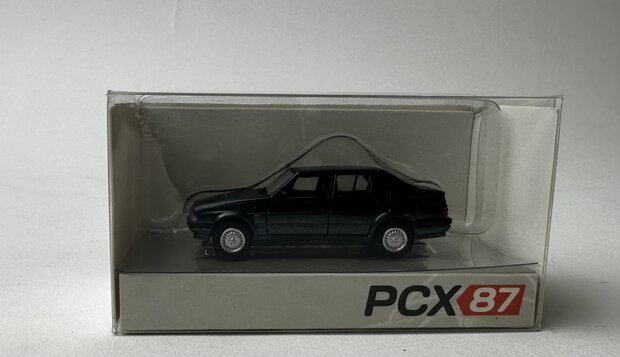 Premium Classixxs 1:87 Alfa Romeo 75 donkergroen 1988