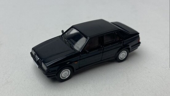 Premium Classixxs 1:87 Alfa Romeo 75 donkerblauw 1988