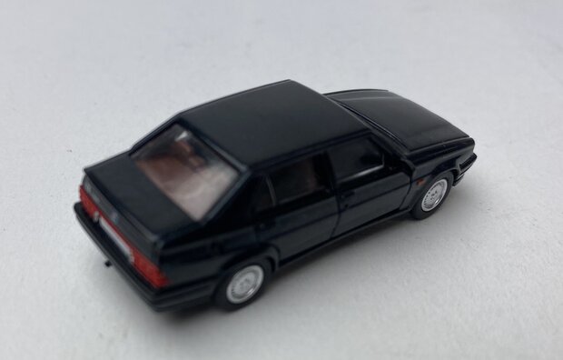 Premium Classixxs 1:87 Alfa Romeo 75 donkerblauw 1988