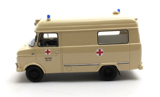 Matrix 1:43 Opel Blitz Voll Rettungswagen Karlstadt 65-75 beige