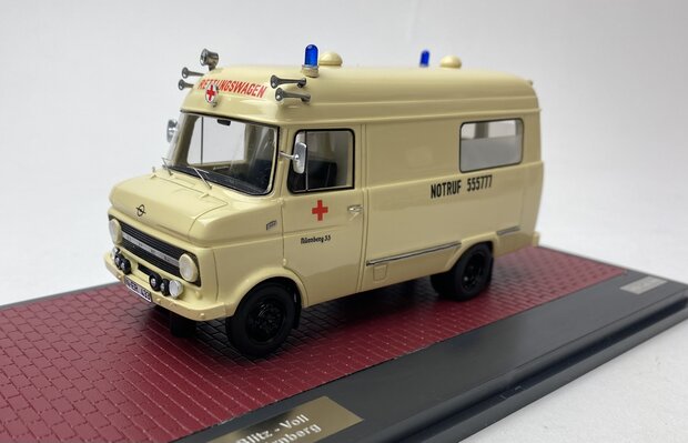Matrix 1:43 Opel Blitz Voll Rettungswagen Neurenberg 65-75 beige - limited 100 pcs