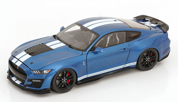 IXO 1:18 Ford Mustang Shelby GT 500 blauw/ wit 2022