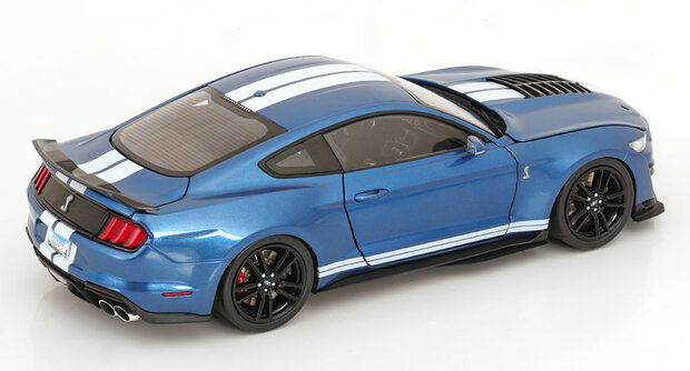 IXO 1:18 Ford Mustang Shelby GT 500 blauw/ wit 2022