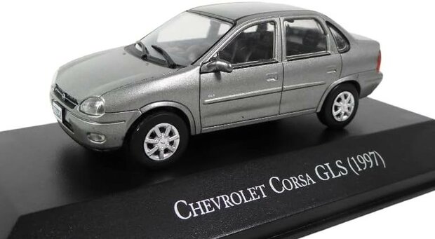Atlas 1:43 Chevrolet Corsa (Opel) 1997 zilver in blisterverpakking