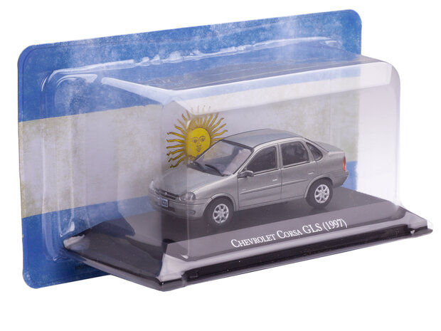 Atlas 1:43 Chevrolet Corsa (Opel) 1997 zilver in blisterverpakking