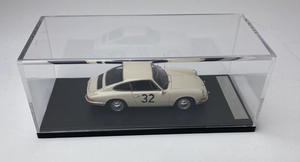 Matrix 1:43 Porsche 911 Le Mans test car no 32 1966 wit