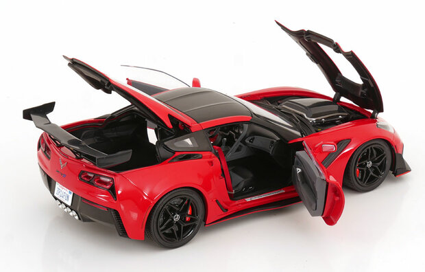 IXO 1:18 Chevrolet Corvette C7 ZR1 Coupe 2019 rood