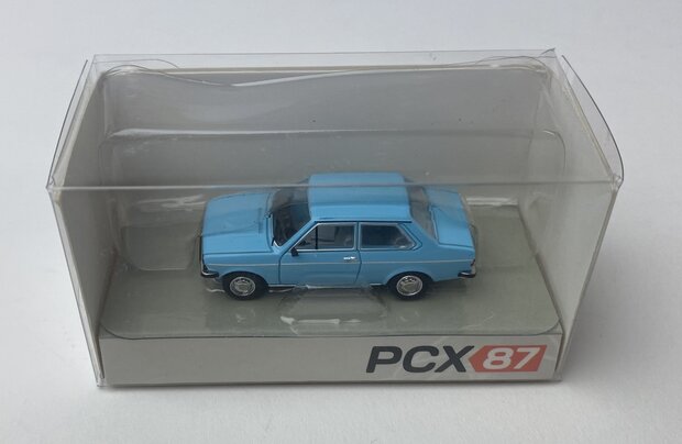 Premium Classiixxs 1:87 Volkswagen Derby I 1977 lichtblauw in windowbox