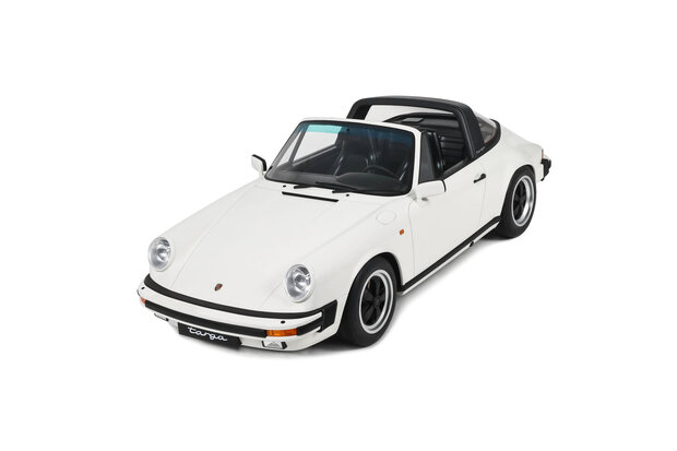 GT Spirit 1:8 Porsche 911 3.2 Targa Grand Prix white 1984 in vitrine. Levering 01-2027