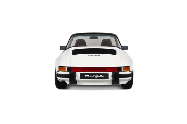 GT Spirit 1:8 Porsche 911 3.2 Targa Grand Prix white 1984 in vitrine. Levering 01-2027