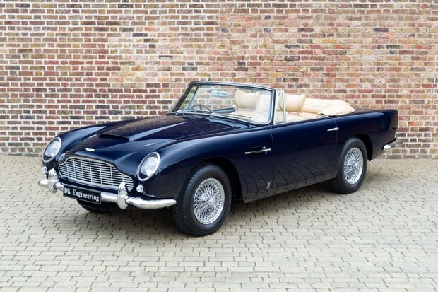 GT Spirit 1:12 Aston Martin DB5 Volante midnight blue 1965. Levering 12-2026