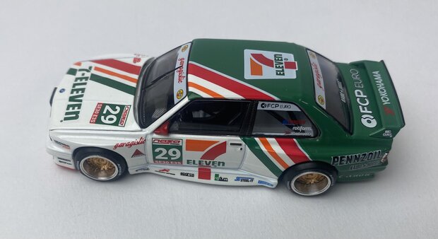 Mini GT 1:64 BMW M3 ( E30 ) Kaido Works Larry Chen v1 US exclusive