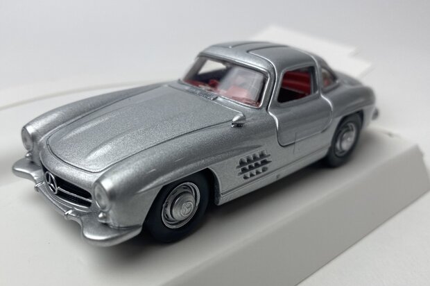 Norev 1:43 Mercedes Benz 300 SL 1954 Silver Jet-car in window-box