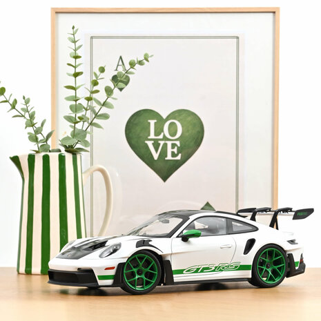 Norev 1:12 Porsche 911 GT3 RS Tribute to Carrera RS 2022 White/Python Green. Levering 08-2026