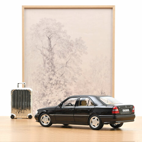 Norev 1:18 Mercedes Benz C36 AMG 1993 Obsidian Black metallic met 6 openingen