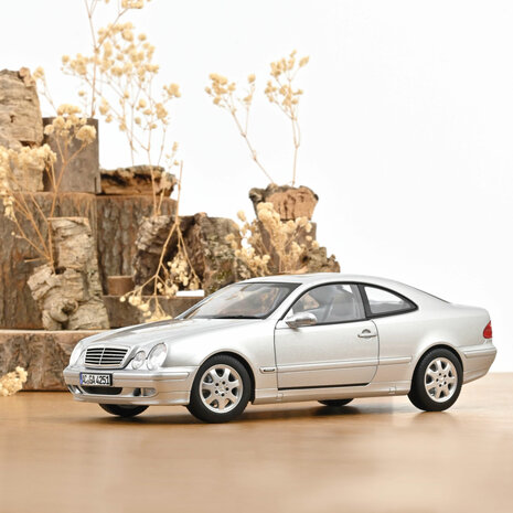 Norev 1:18 Mercedes Benz CLK Class 2000 Brillant Silver. Levering 10-2026